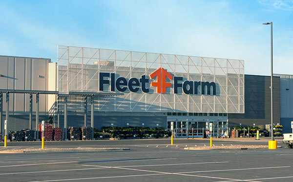 Kingsbarn Acquires Fleet Farm Retail Center   in Sioux Falls, South Dakota